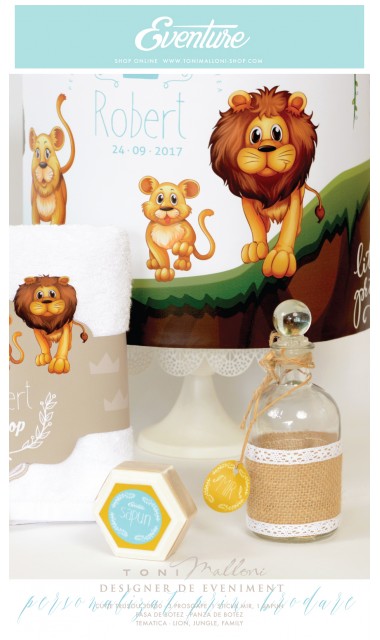 Trusou botez brodat pentru baieti cu regele leu si familia, The Lion family  10